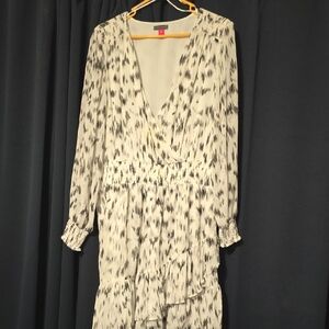 Vince Camuto Black and Cream Long Sleeve Dress